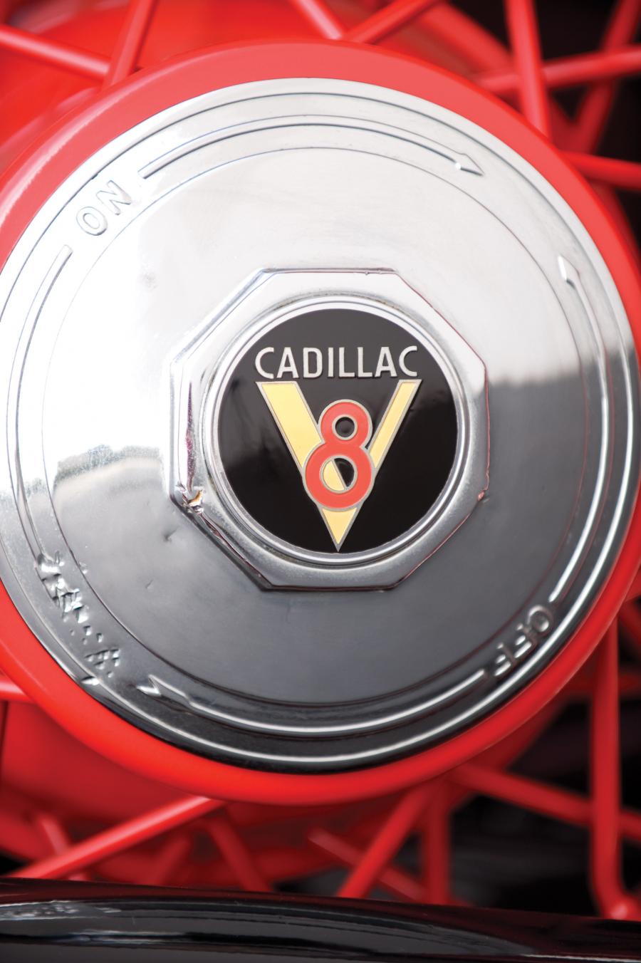  Cadillac Series 355C V8 Town Sedan 1933 года  (фото 2 из 5)